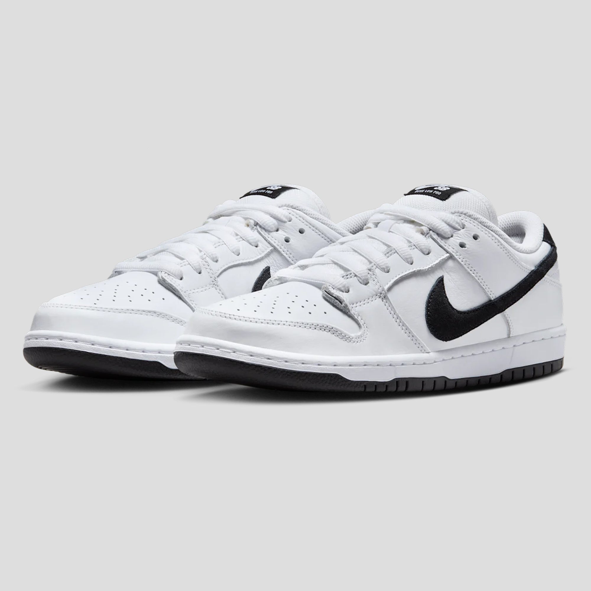 0000s_0013_nike-sb-dunk-low-pro-white-and-black-hf3704-100-release-date_2__png.jpg
