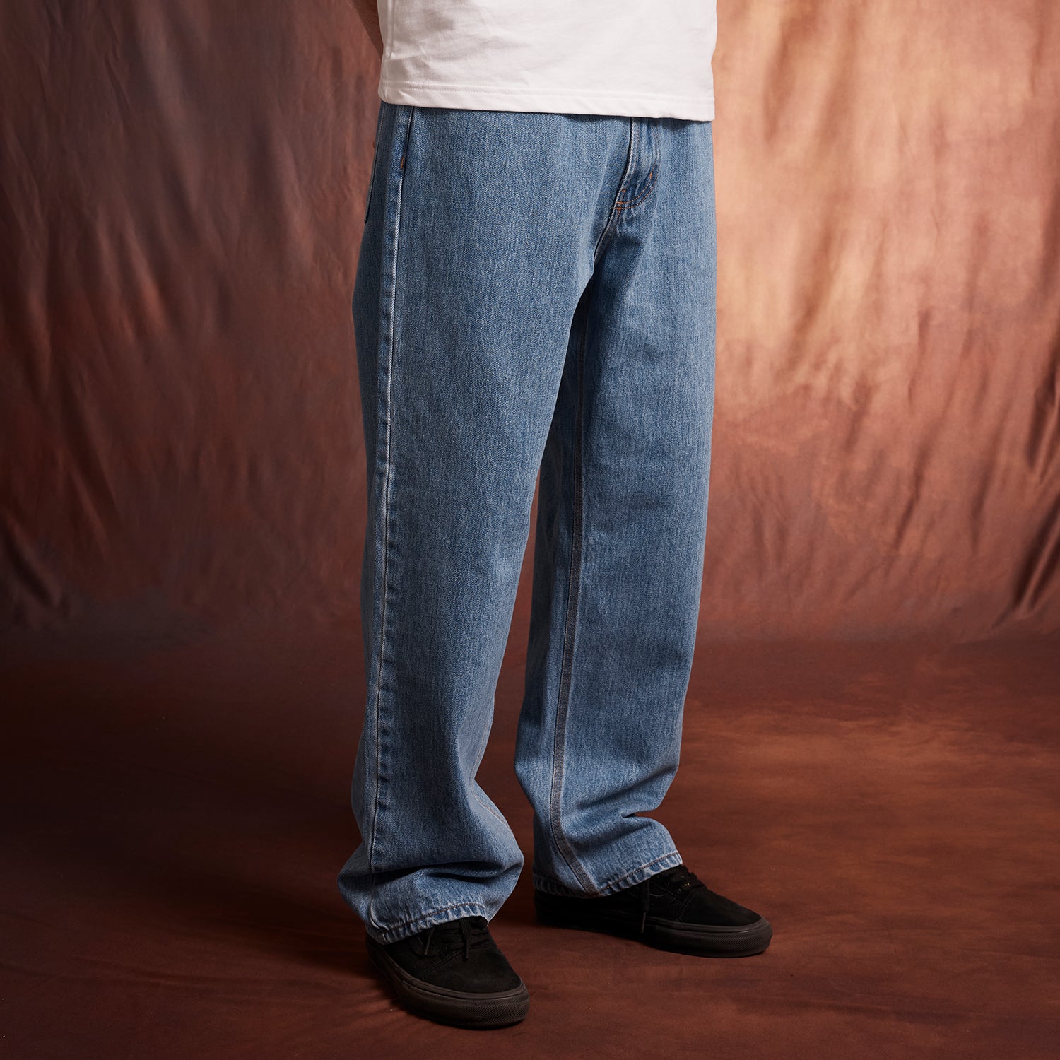 0001_AUS_MFG_JEAN_LIGHT_INDIGO_2.jpg