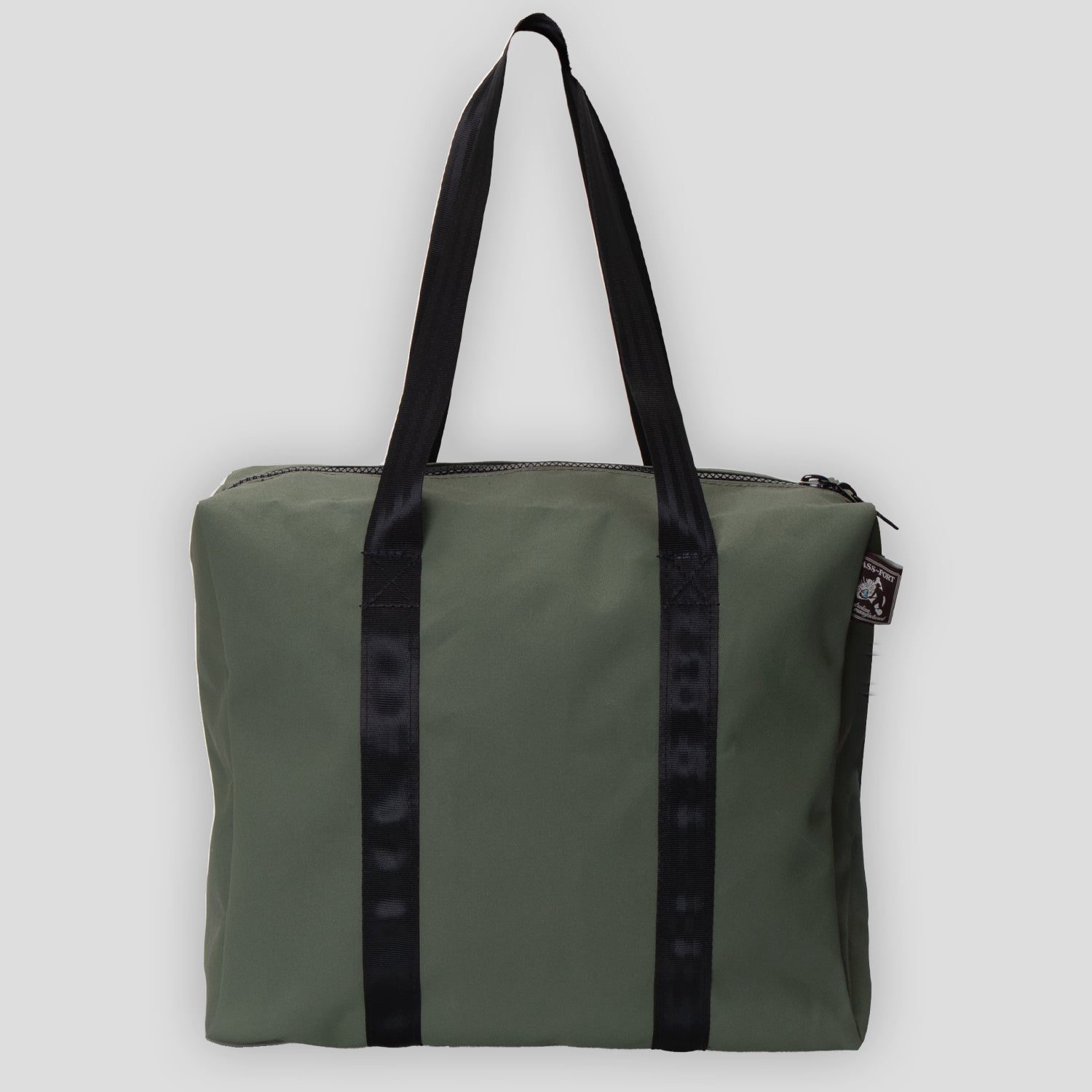 AUSMFG2_0008_ZIPTOTEGUMGREEN.jpg