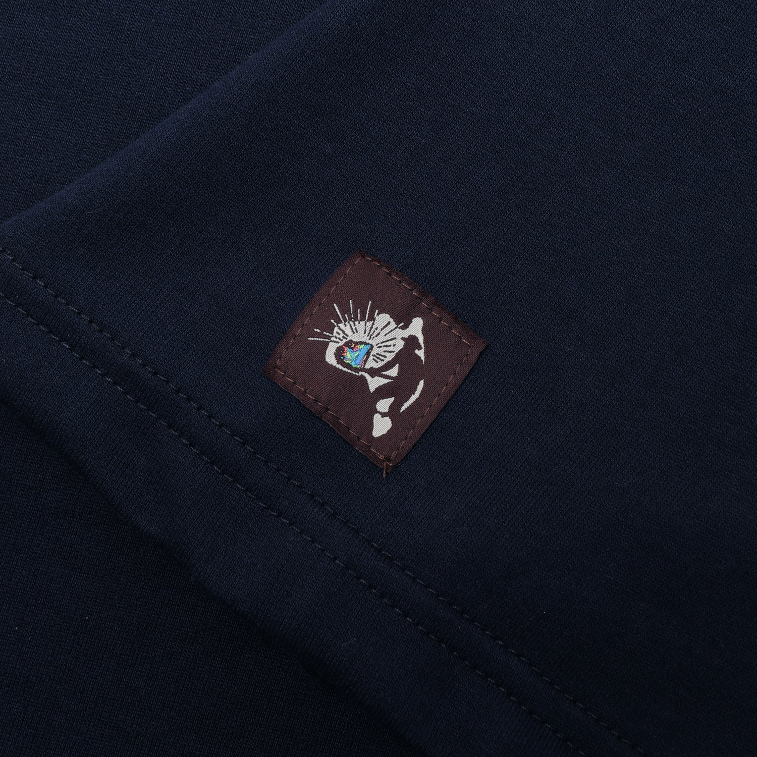 AUSMFG2_0043_NAVYTEEDETAIL1.jpg