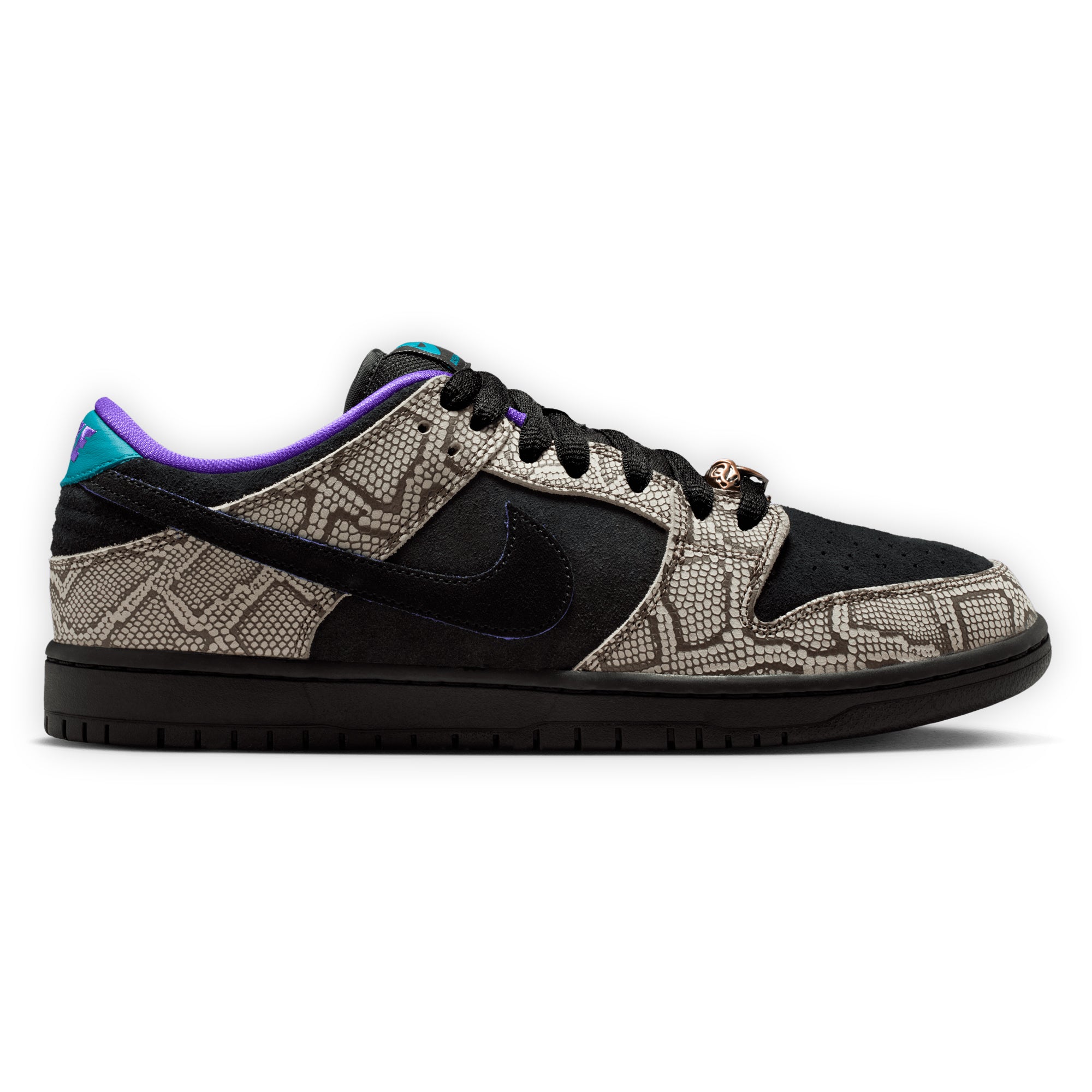 Nike SB Dunk Low x Dashawn Jordan - Bright Spruce – Pass~Port Nike SB Dunk Low x Dashawn Jordan - Bright Spruce – Pass~Port
