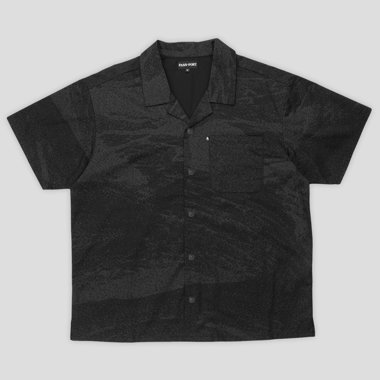 R44_0017_CAVE_INCASUALSHIRTBLACK.jpg