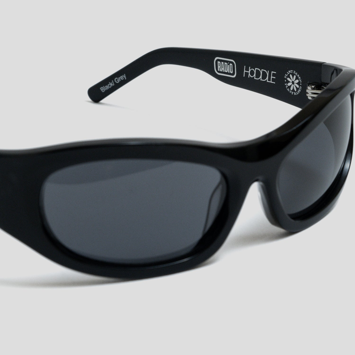 0022_HoddleRadioEyewear_Black_DSC5943-2500px.jpg