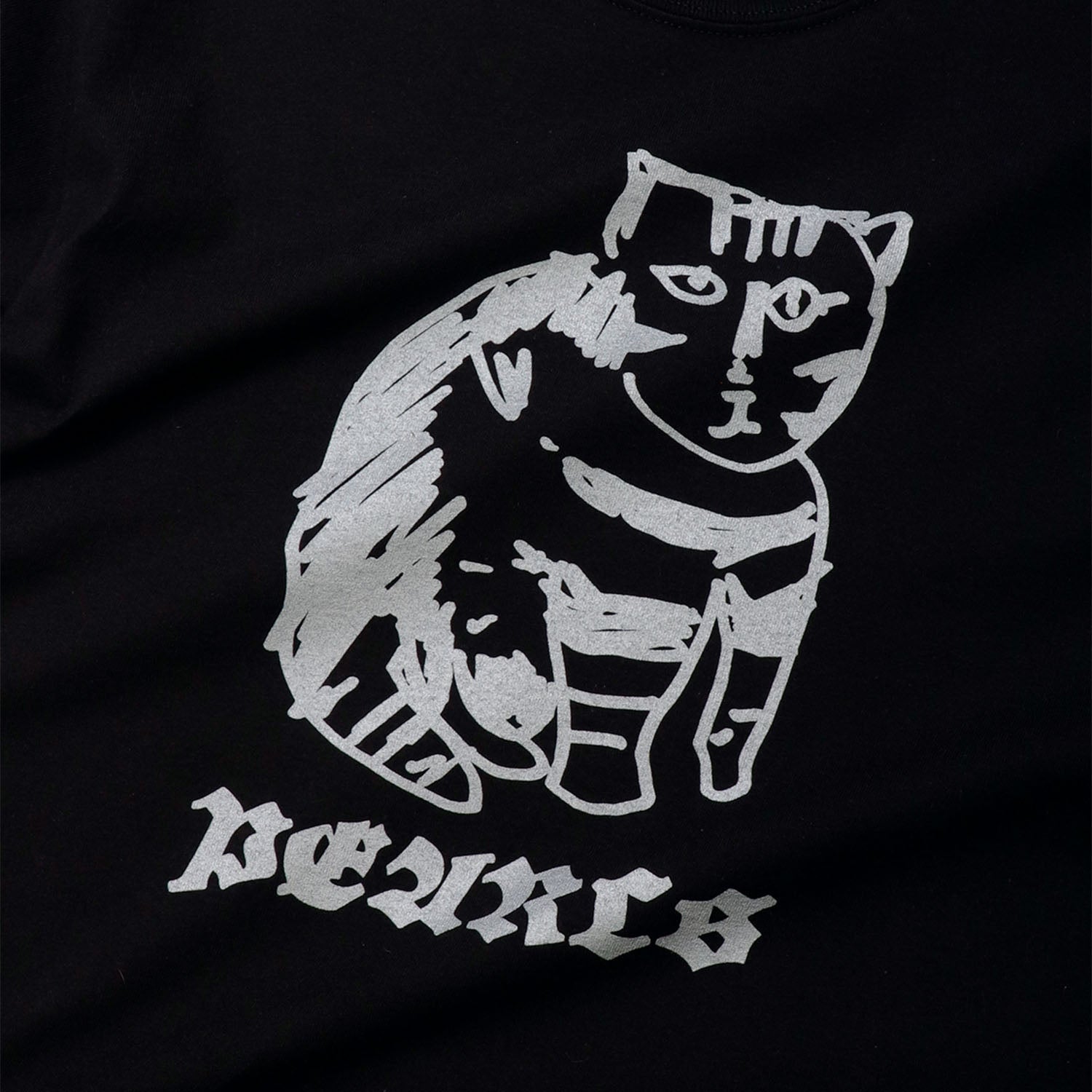 Pearls Tabby Tee - Black