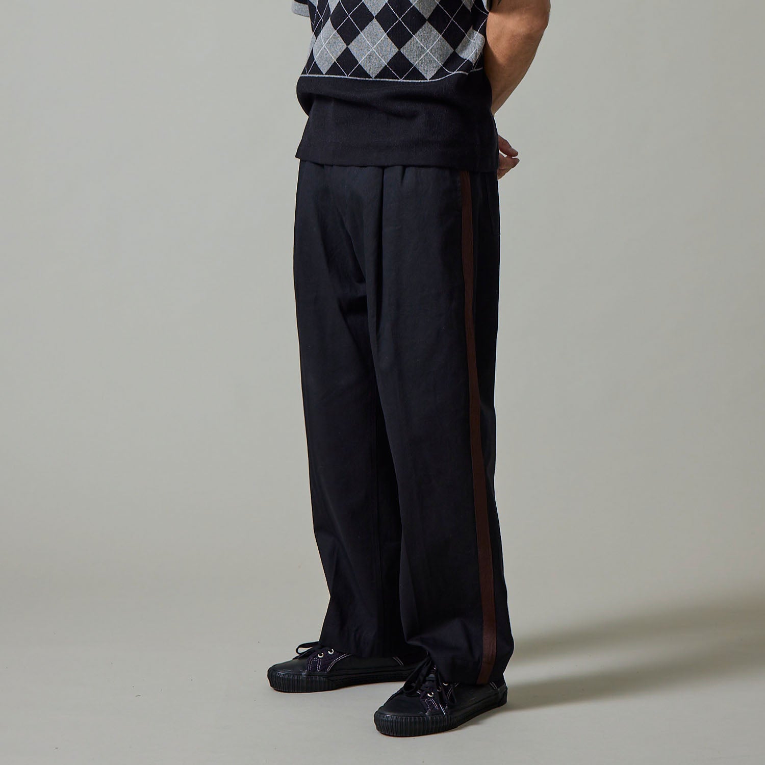 0119_Leagues_Club_Side_Stripe_Pant_Black_1.jpg