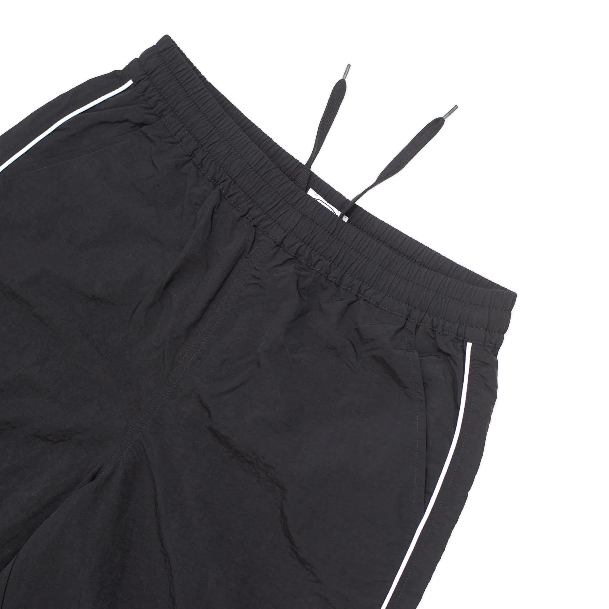 HDL25_0143_HODDLE_R25_NYLON_BERMUDA_SHORTS_BLACK_3_1350x_webp.jpg