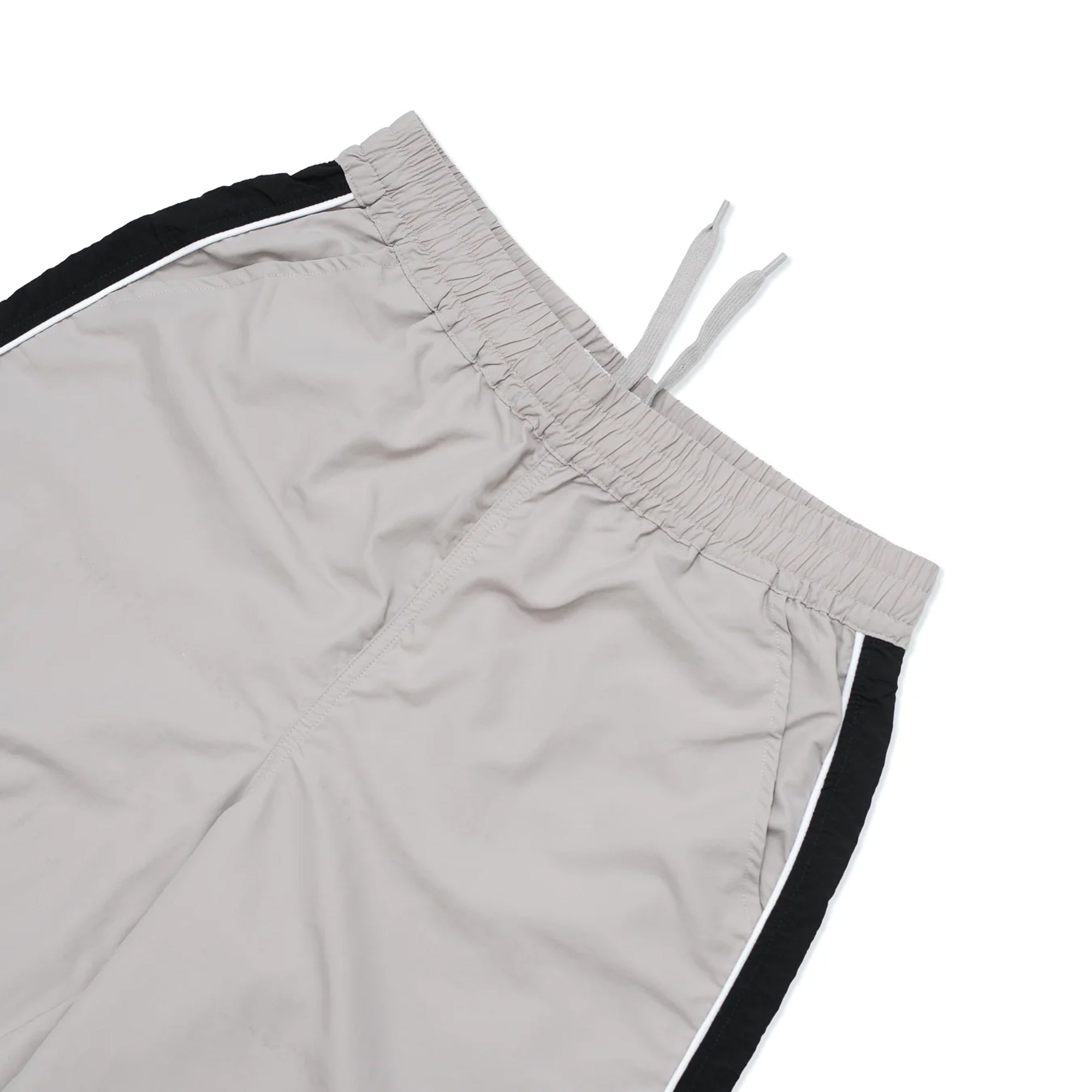 HDL25_0148_HODDLE_R25_NYLON_BERMUDA_SHORTS_GREY_3_1350x_webp.jpg