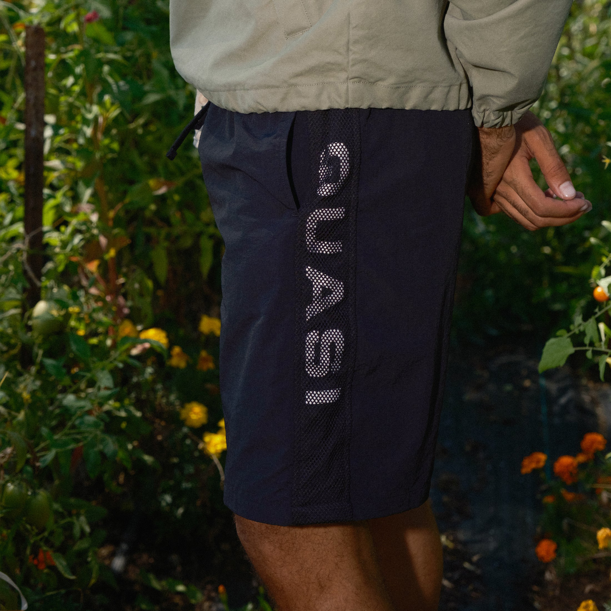 Quasi Mirror Short - Black