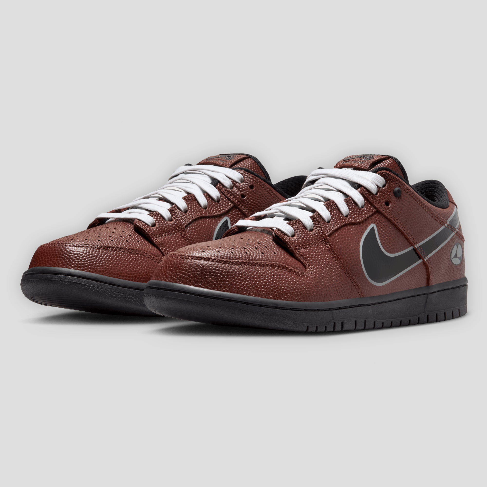 ゴ*太様 Nike sb dunk low Limosine Skateboar Nike SB Dunk Low Pro x Limosine Skateboards - Brown / Black – Pass