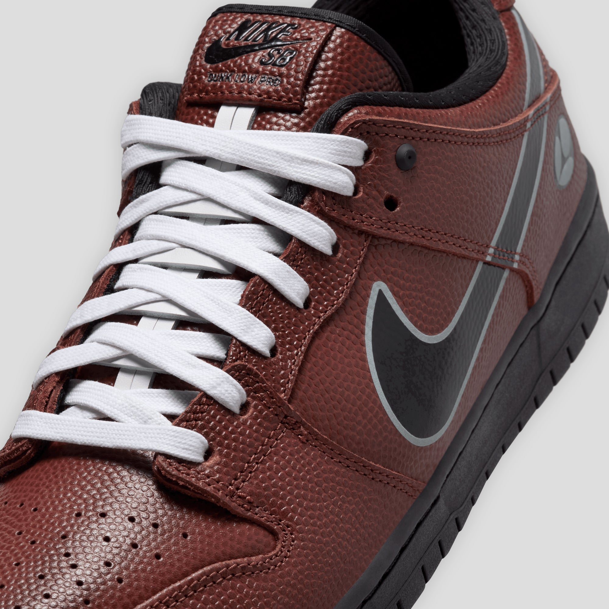 Nike SB Dunk Low Pro x Limosine Skateboards - Brown / Black