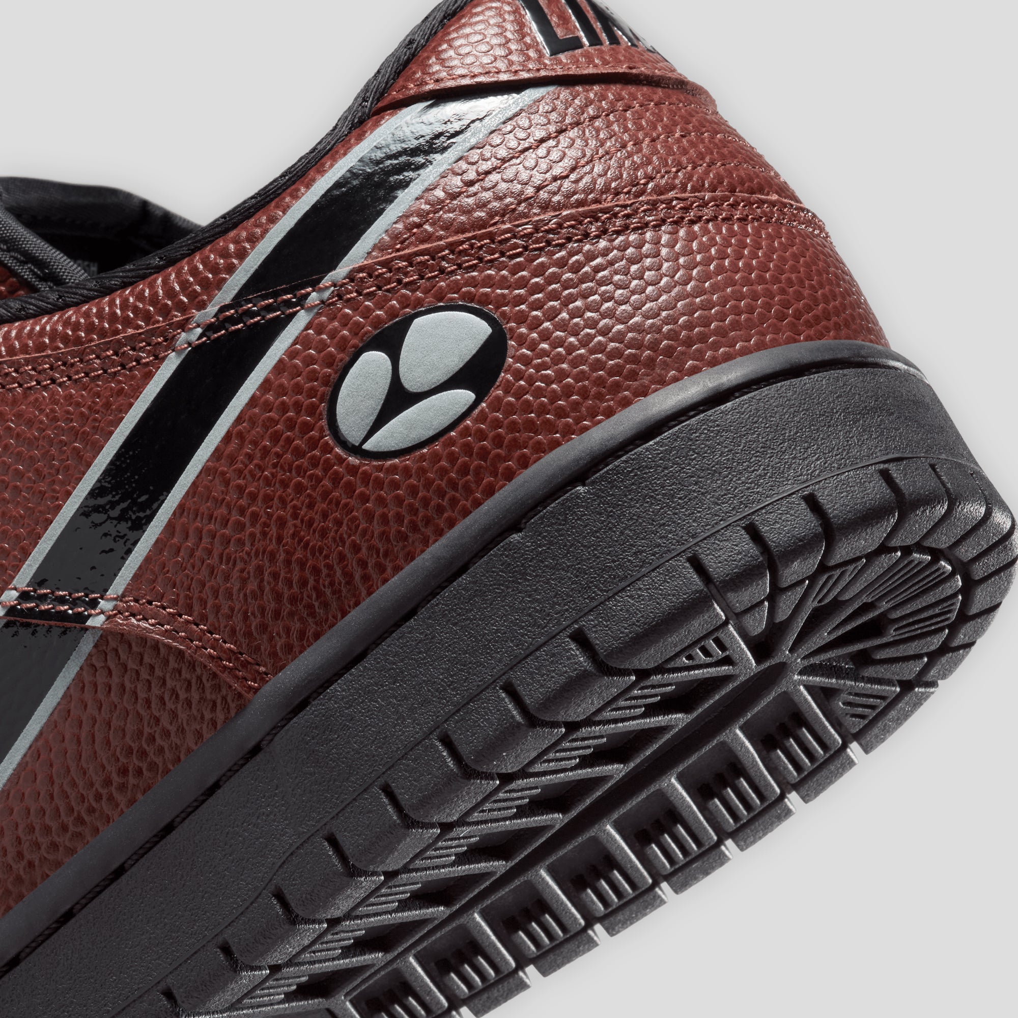 Nike SB Dunk Low Pro x Limosine Skateboards - Brown / Black