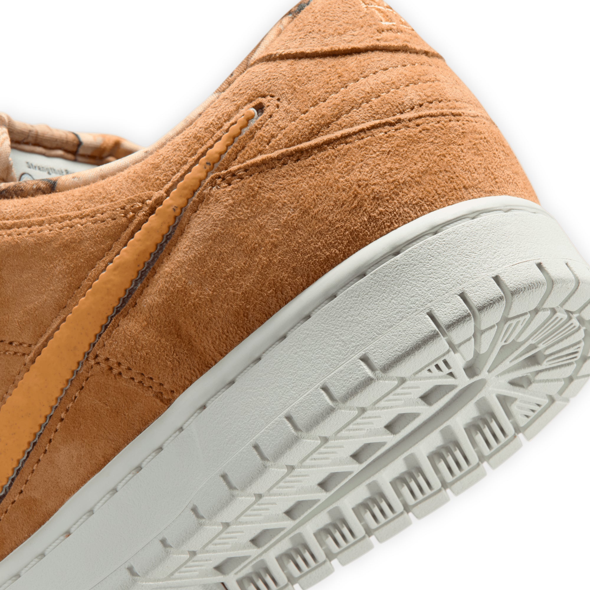 Nike SB Dunk Low x NOTE Manchester - Flax / Summit White – Pass~Port
