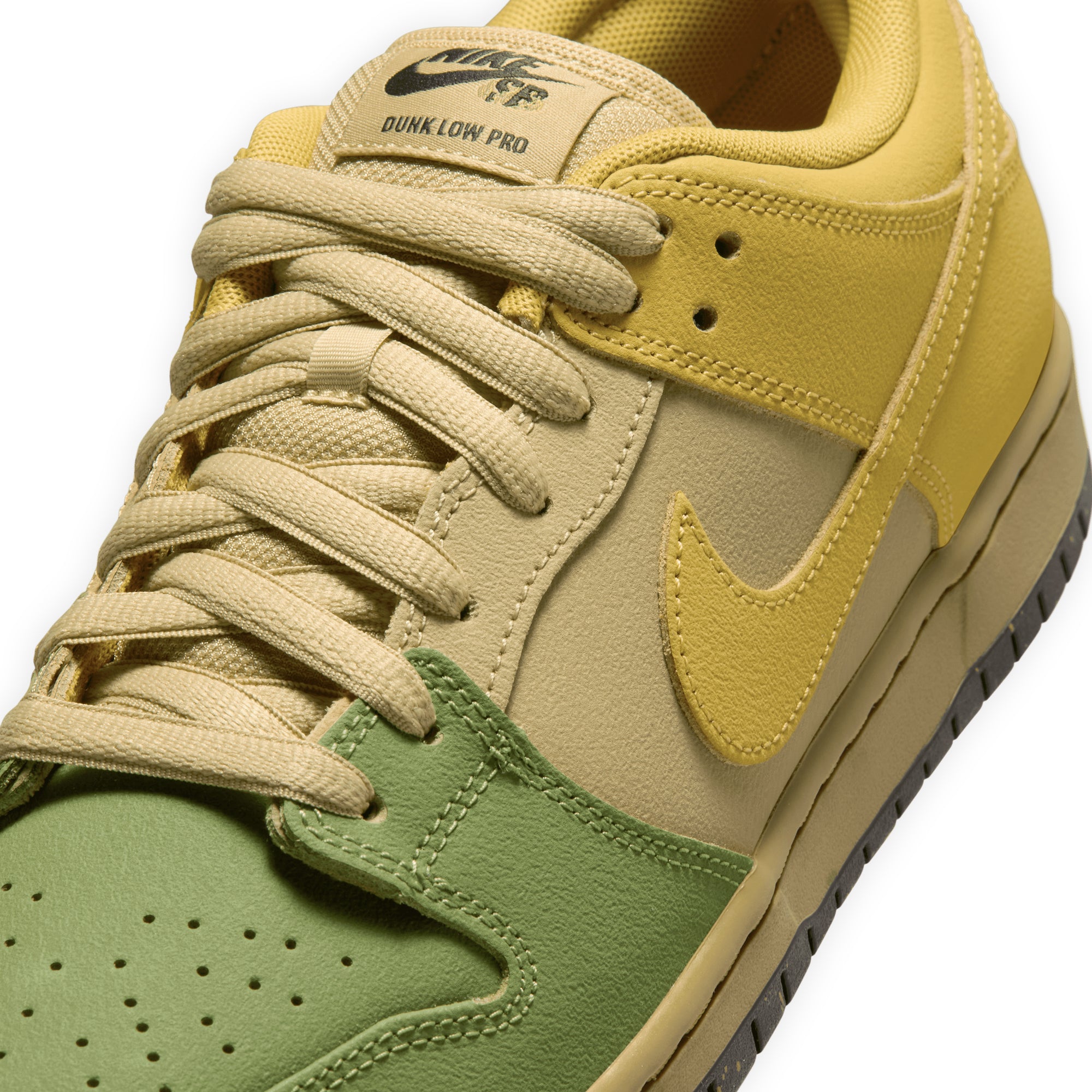 Nike SB Dunk Low Pro - Saffron Quartz / Pear