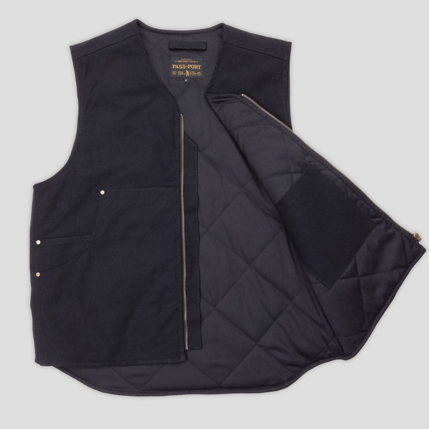 R41_0055__0006s_0000_Diggers-Club-Vest-Black-2_png.jpg