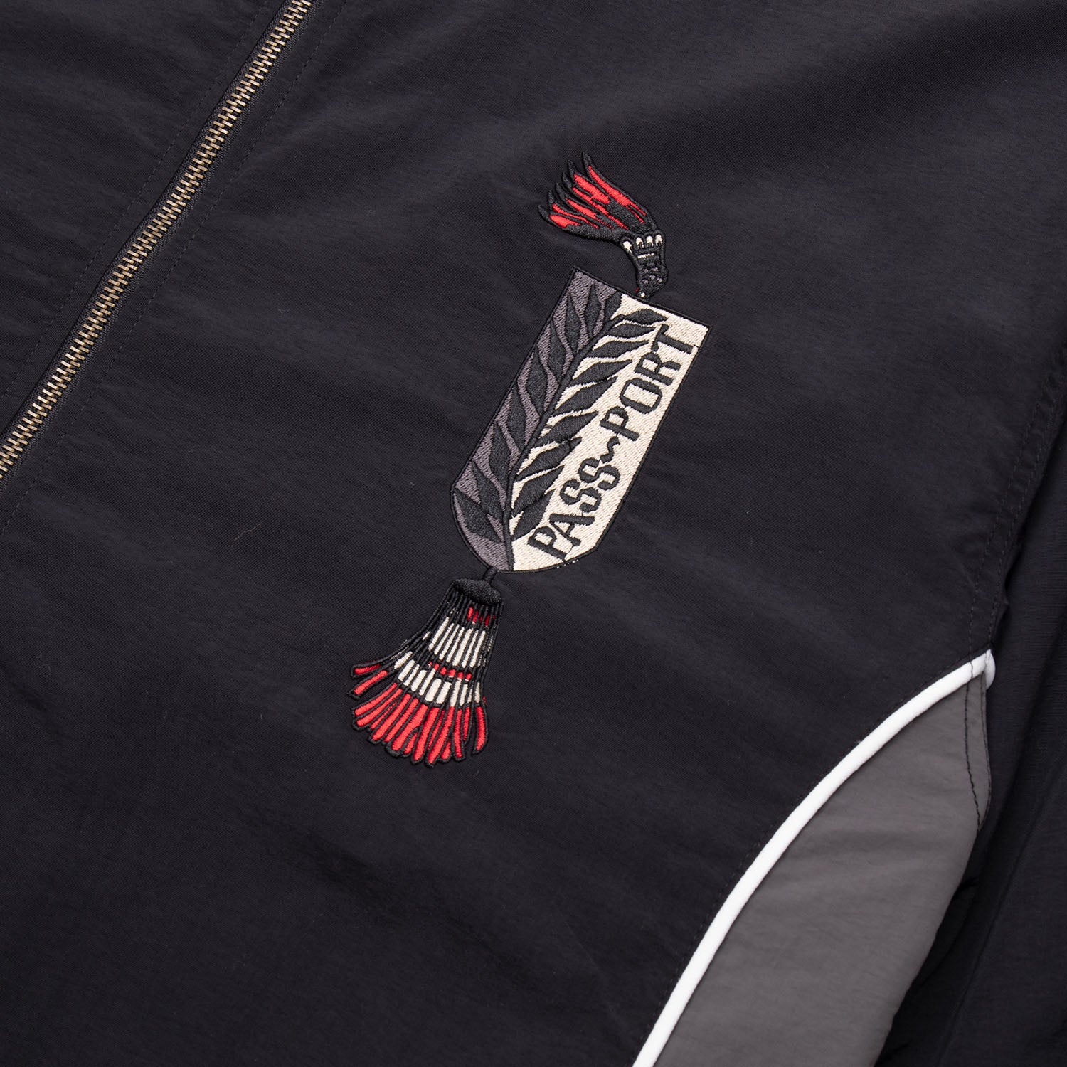 ジャケット・アウター PASS~PORT Tassle-RPET-Delivery jacket sb Pass~Port Tassle RPET Delivery Jacket - Black / Grey