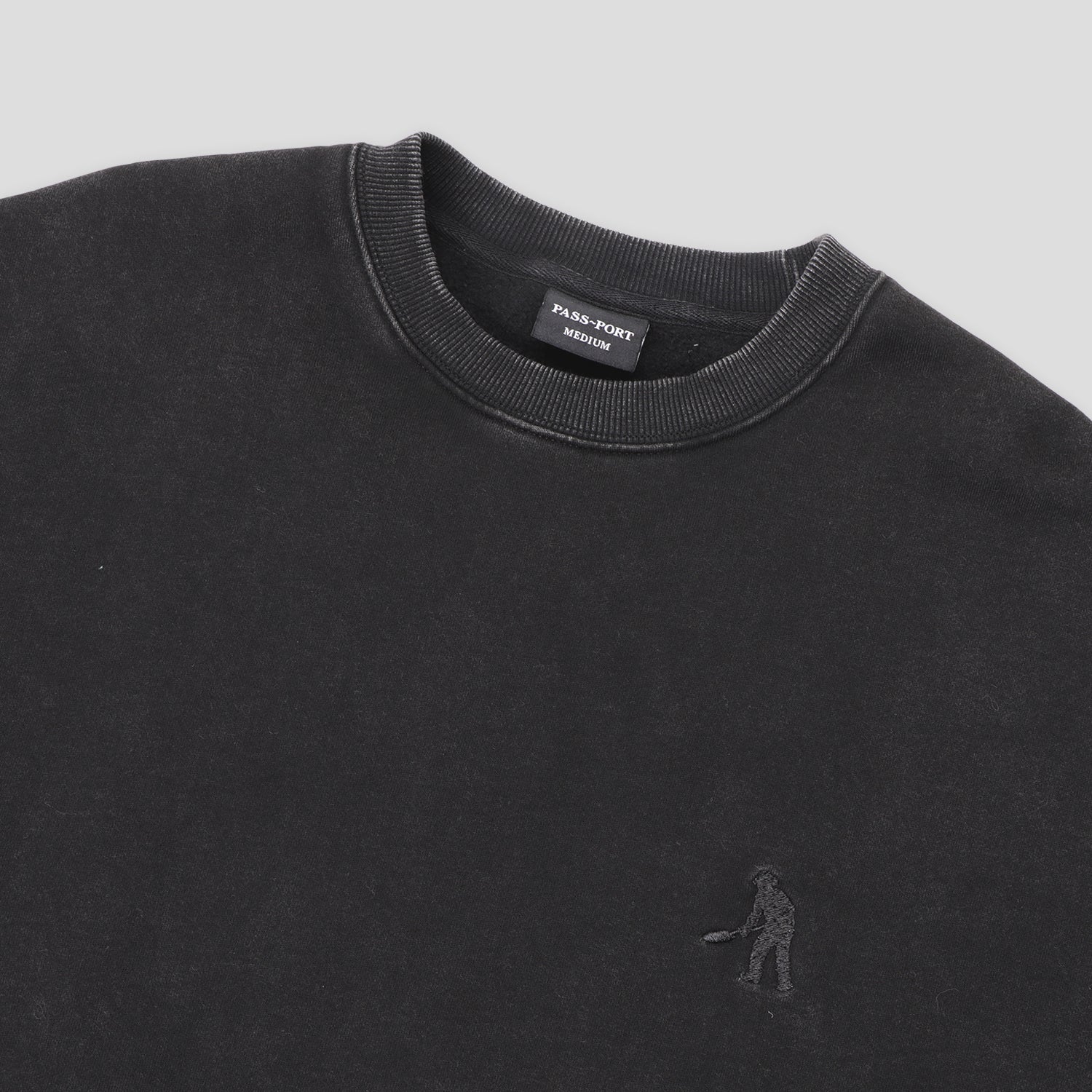 R46_SECONDARY_0035_SOLIDSWEATERBLACK.jpg