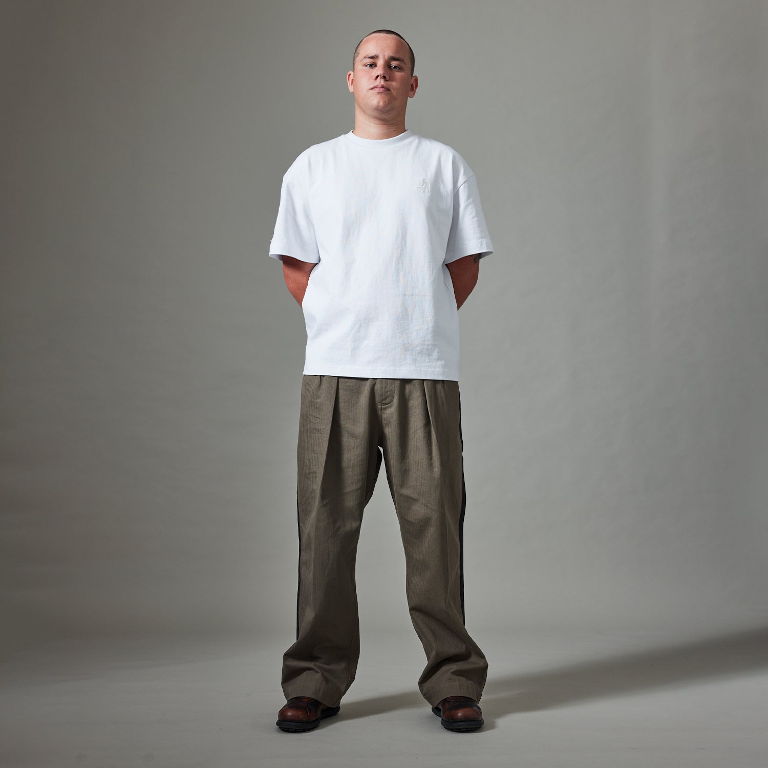 TILE_EXPORT_0095_Leagues_Club_Stripe_Pant_Olive.jpg