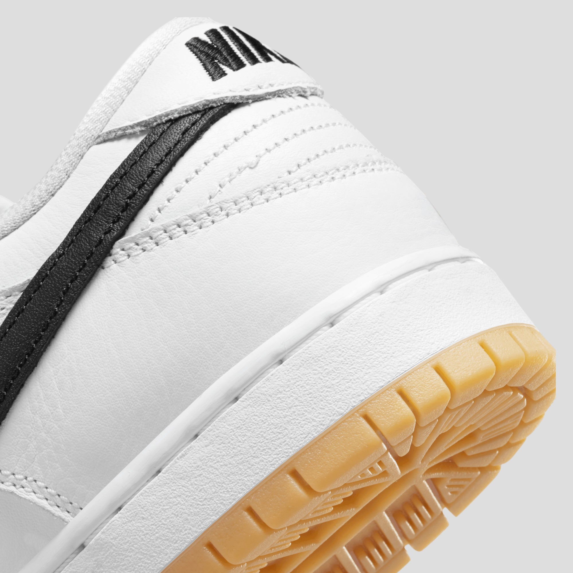 Nike SB Dunk Low Pro Iso - White / Black / Gum