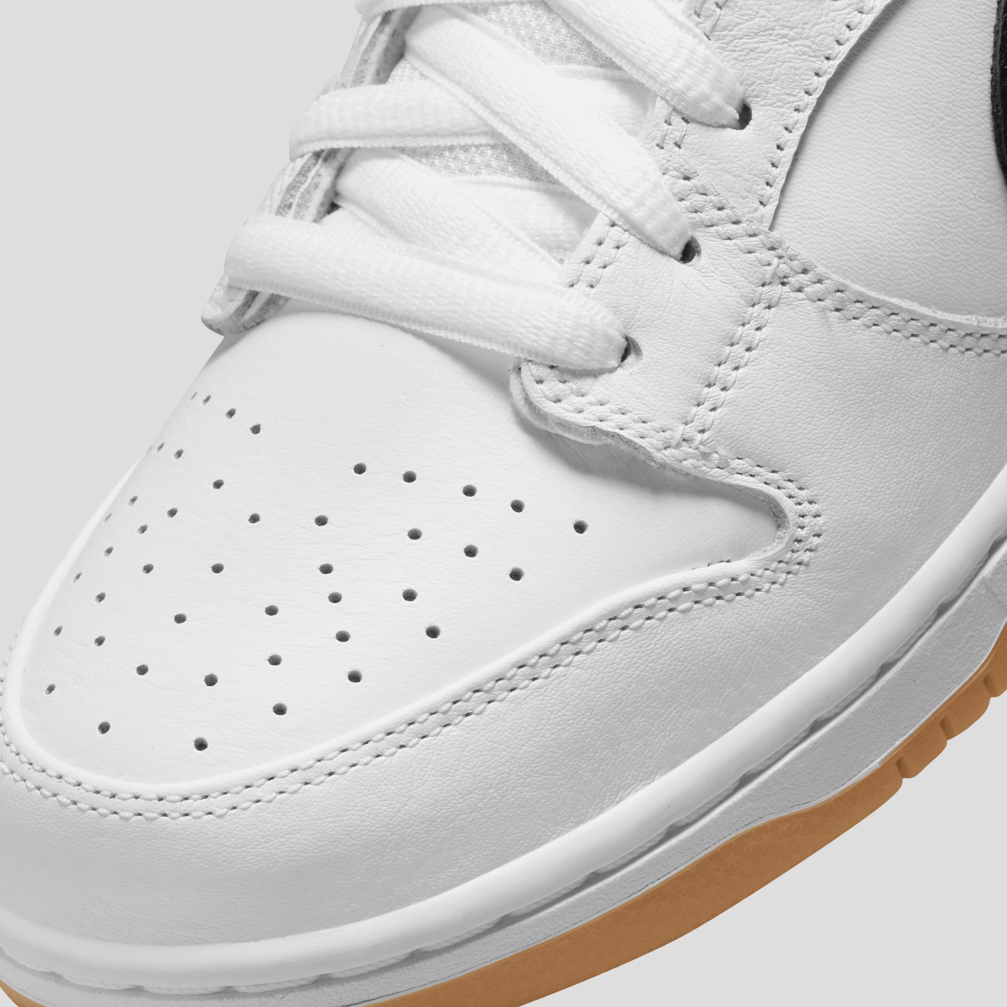 Nike SB Dunk Low Pro Iso - White / Black / Gum – Pass~Port